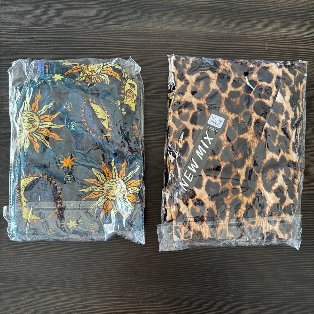 NWT 2 Pair of Leggings O/S